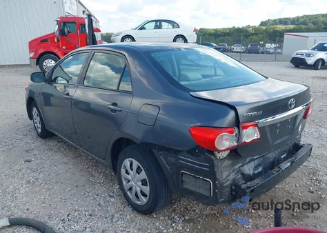 2011 Toyota Corolla Le z USA, uszkodzony, nr VIN 2T1BU4EE4BC737686